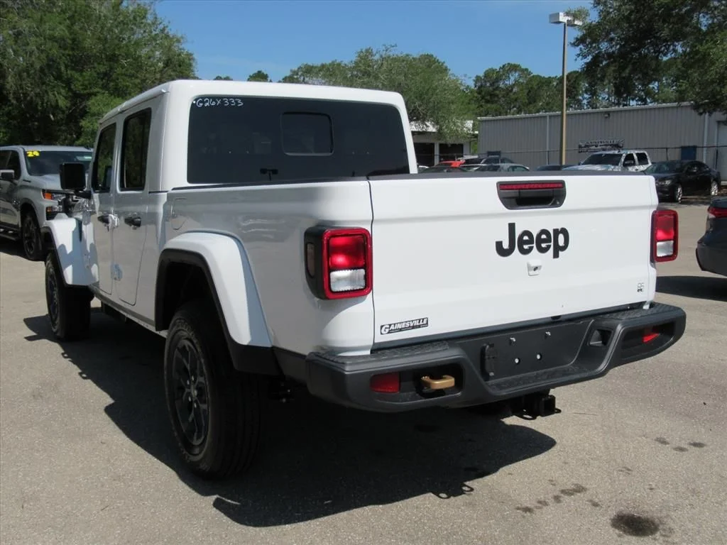 New 2026 Bright White Clear-Coat Exterior Paint Jeep 85th Anniversary Edition image 5