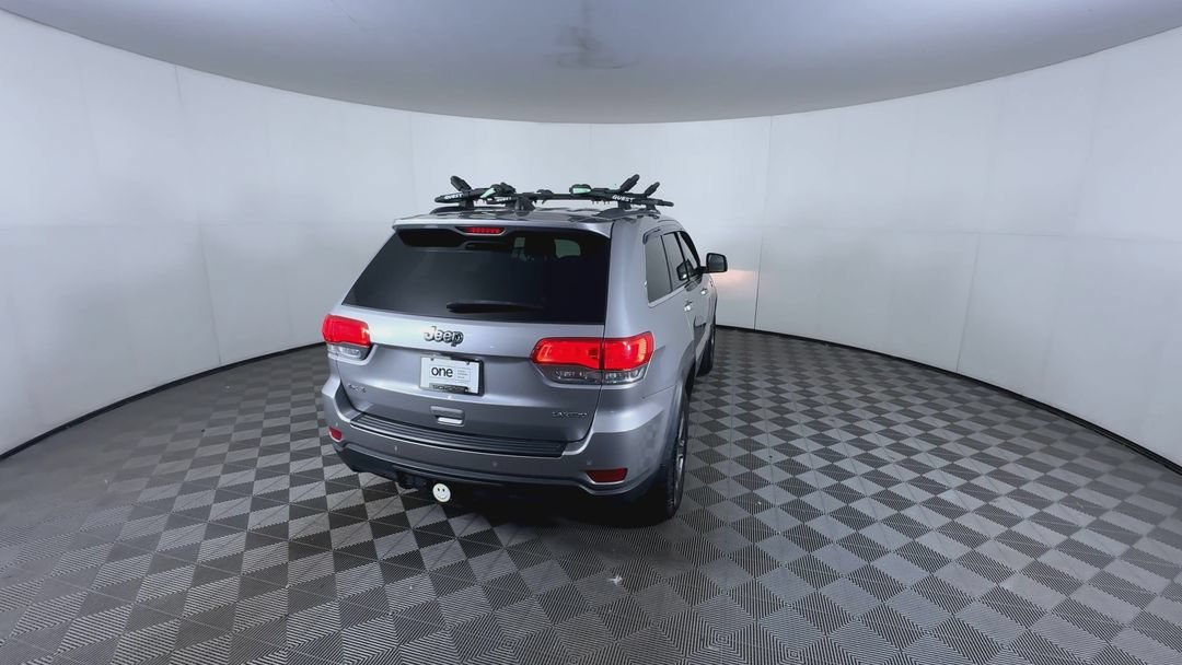 Used 2016 Billet Silver Clearcoat Metallic Jeep Laredo image 8