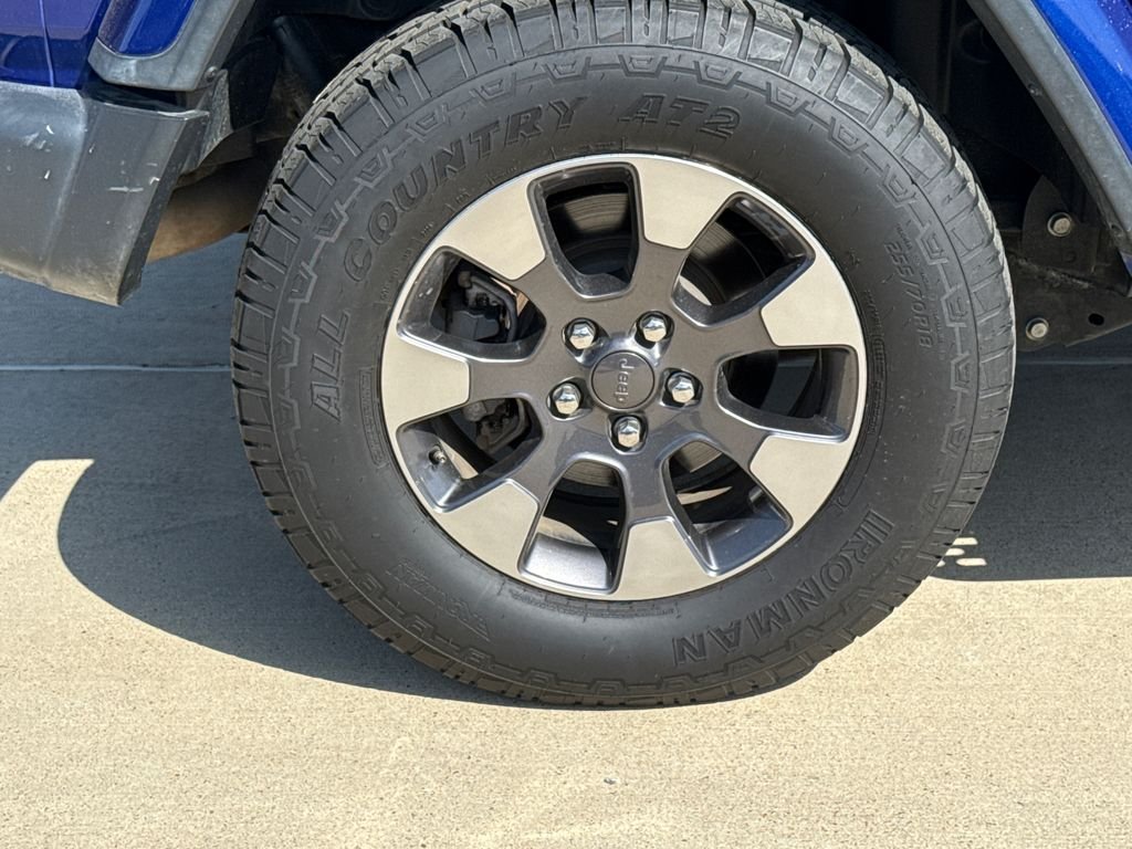 Used 2018 Blue Jeep Unlimited Sahara image 10