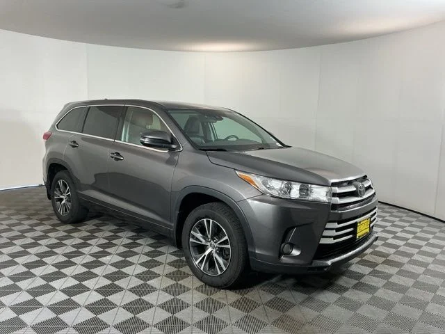 Used 2017 Predawn Gray Mica Toyota LE Plus image 3