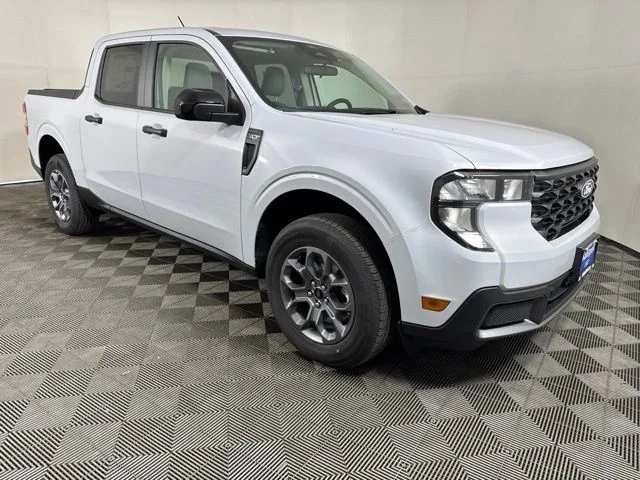 New 2026 Space White Metallic Ford XLT image 1