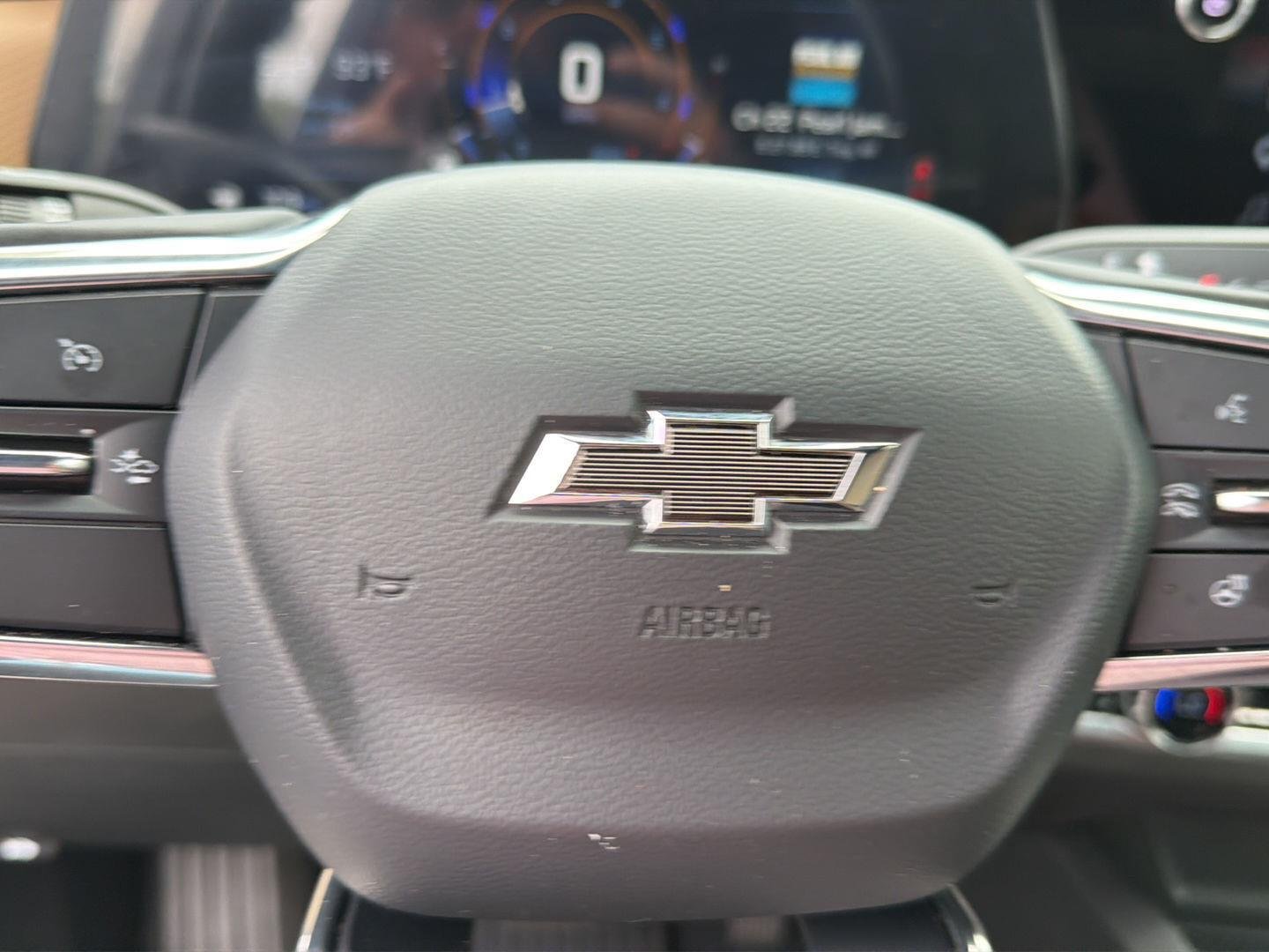 Used 2025 Mosaic Black Metallic Chevrolet FWD ACTIV image 21