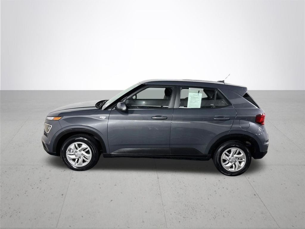 Used 2024 Gray Hyundai SE image 9