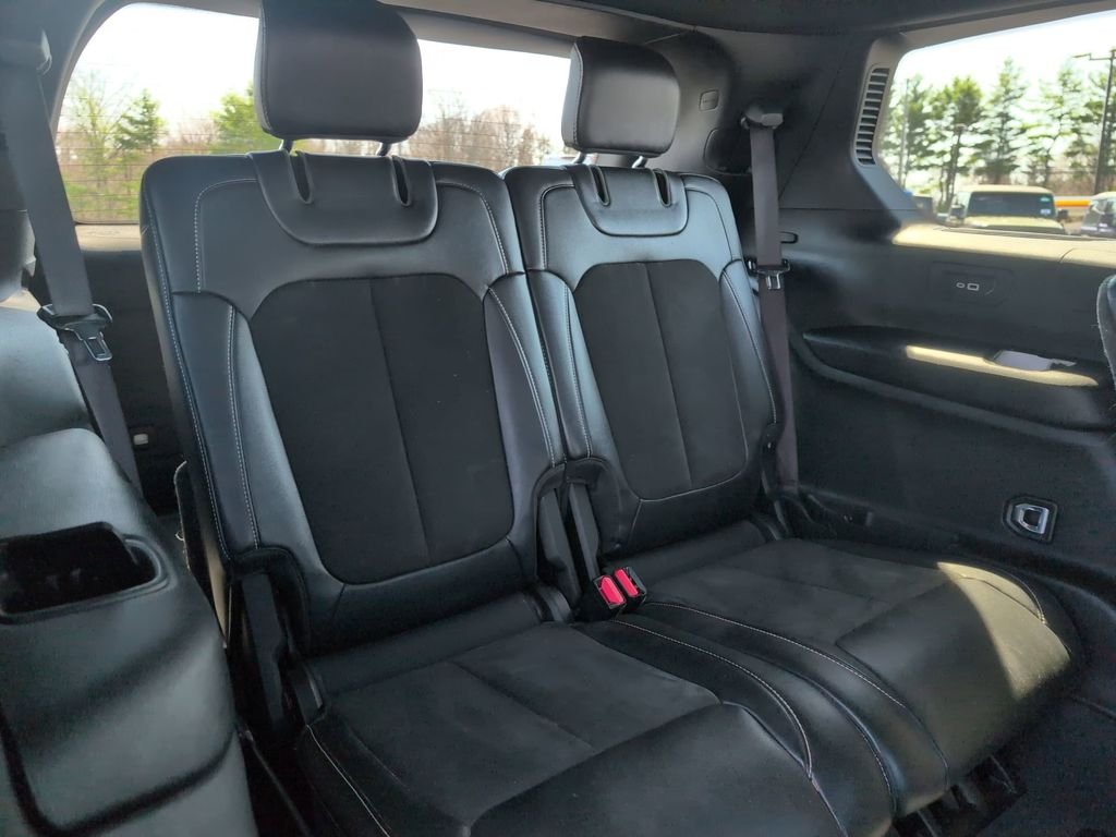 Used 2023 Gray Jeep Altitude image 26