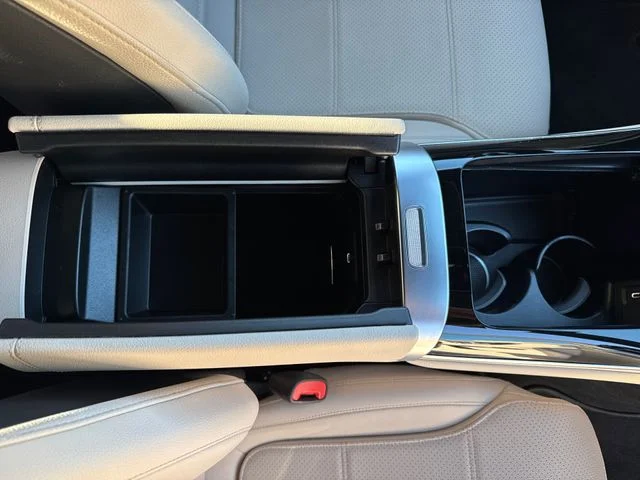 Used 2025 White Mercedes-Benz GLC 350e image 19