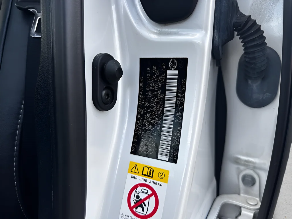 Used 2017 White Lexus 350 image 28