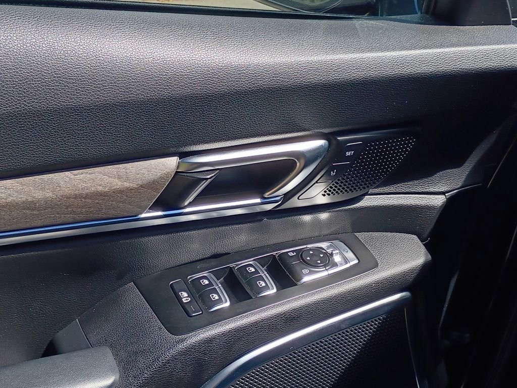Used 2022  Kia SX image 12