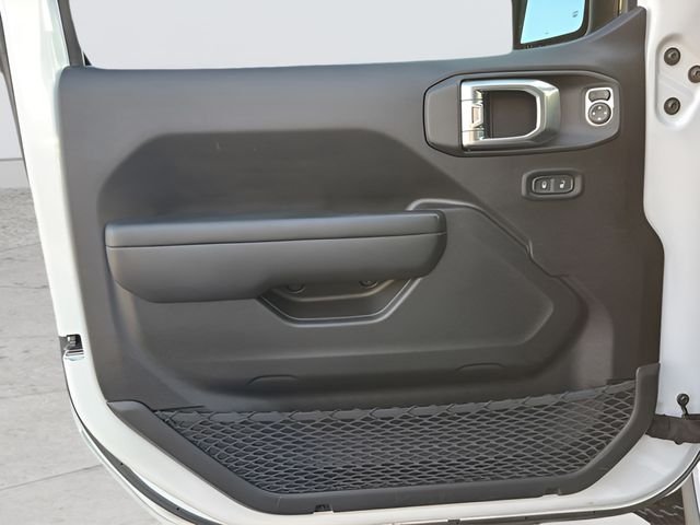 Used 2024 White Jeep Rubicon image 29