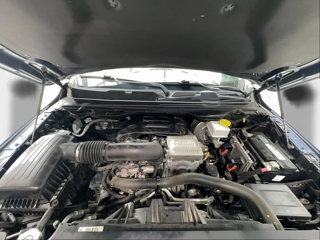 Used 2021 Blue Ram Laramie image 18