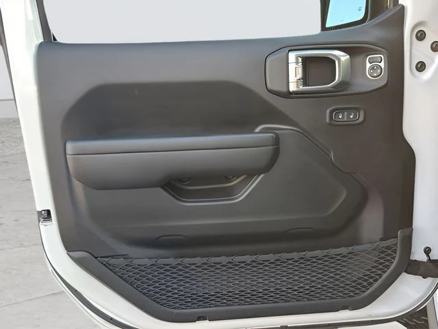 Used 2024 White Jeep Rubicon image 29