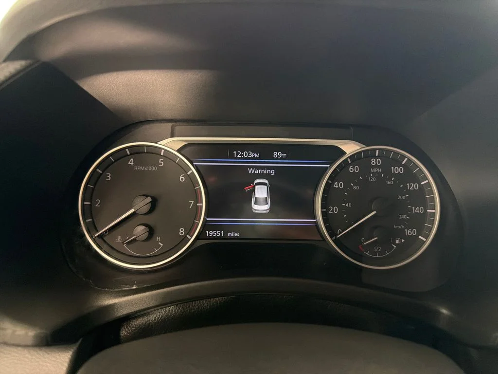 Used 2025 Gray Nissan SR image 17