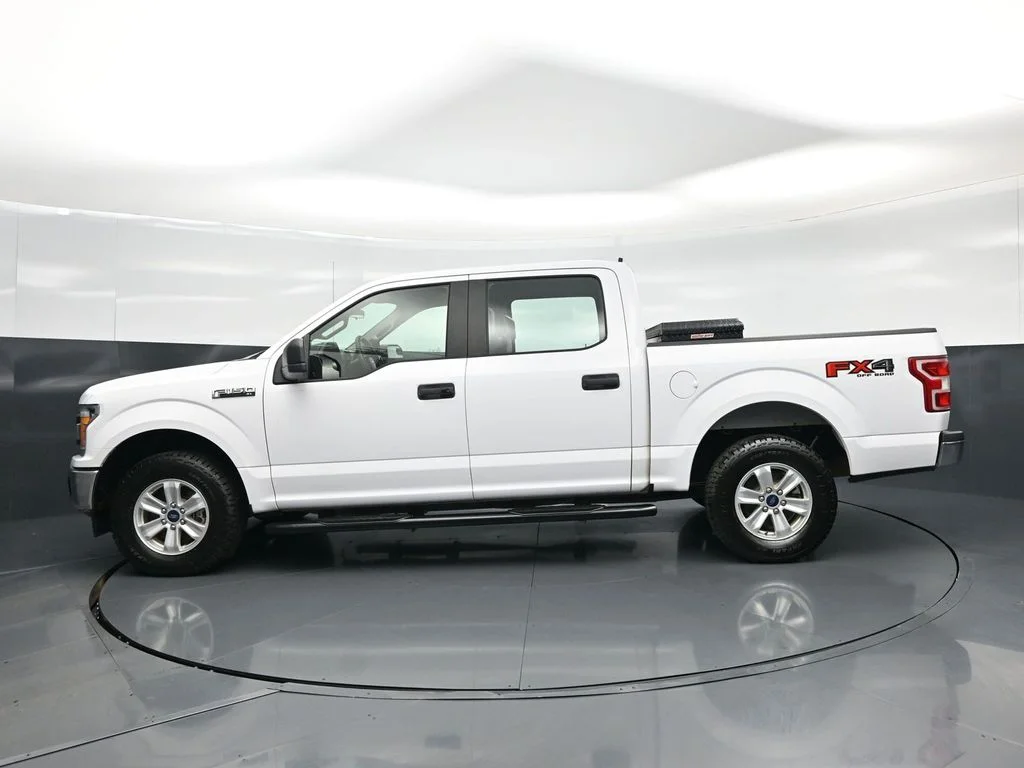 Used 2020 White Ford XL image 24