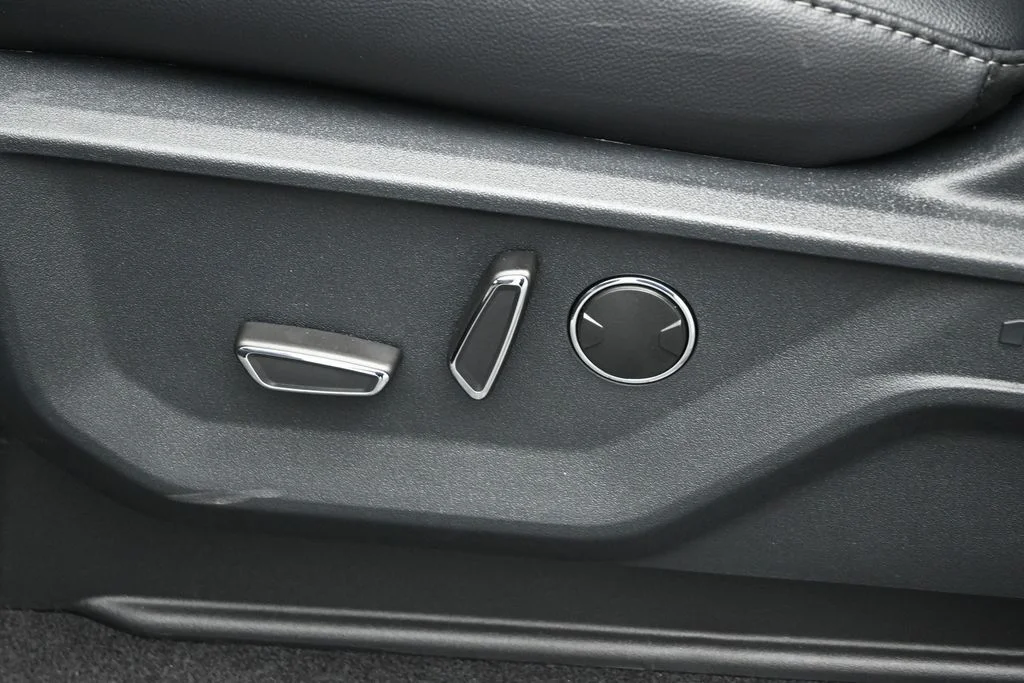 New 2026 Agate Black Metallic Ford Lariat image 9