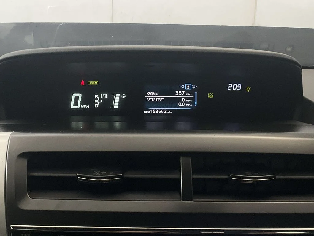 Used 2016 Sea Glass Pearl Toyota Five image 27