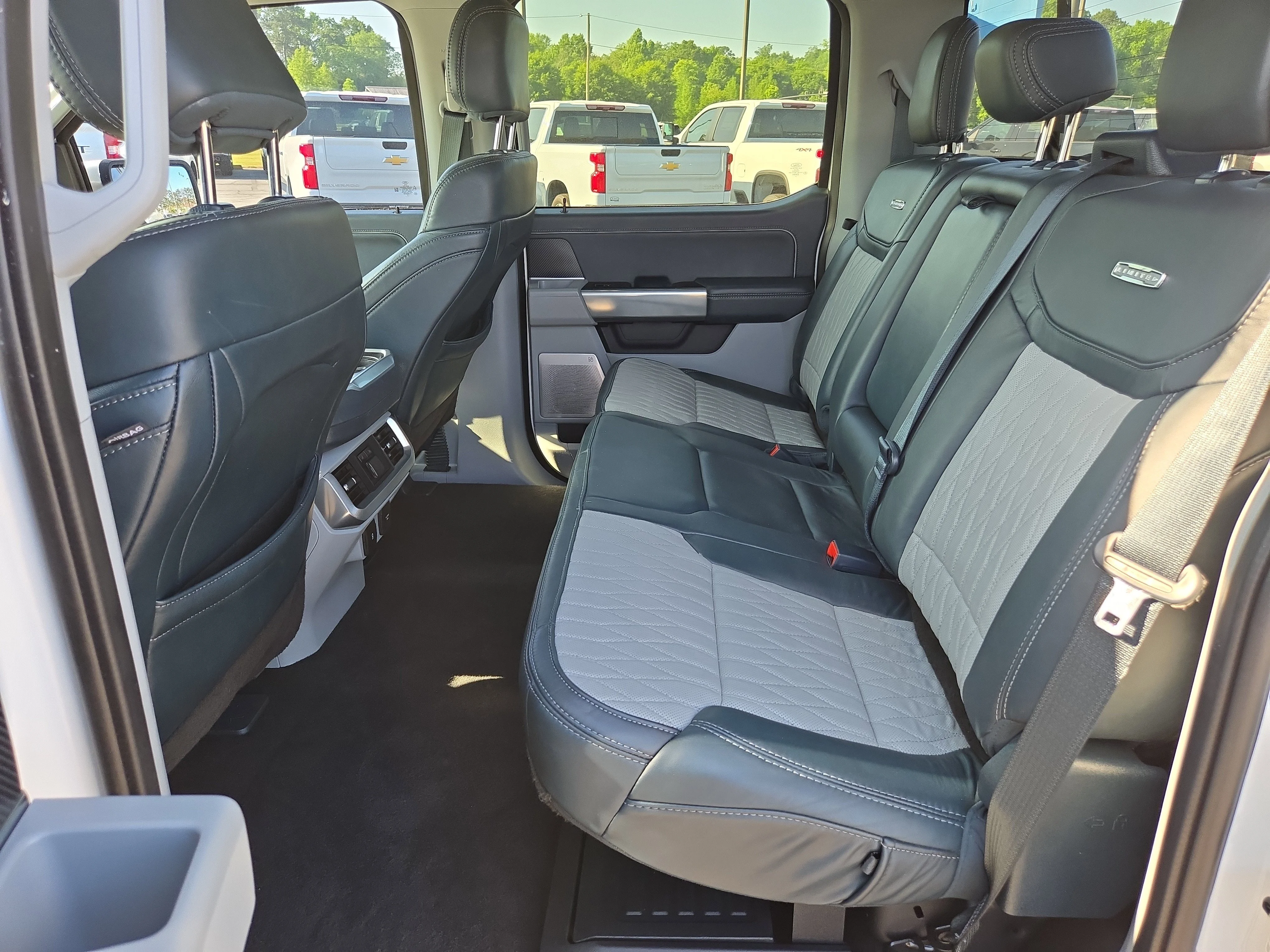 Used 2023 White Ford Limited image 21