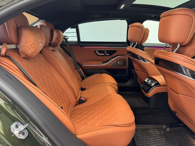 Used 2026 MANUFAKTUR Olive Metallic Mercedes-Benz S 580 image 19