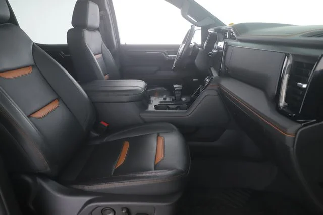 Used 2023 White GMC AT4 image 32