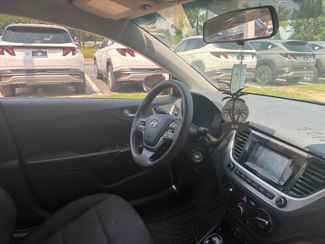 Used 2020 Olympus Silver Metallic Hyundai SE image 11