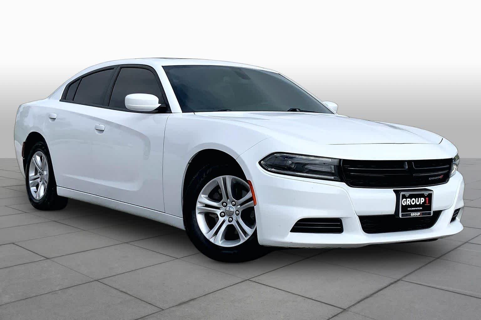 Used 2021 White Knuckle Clearcoat Dodge SXT image 3