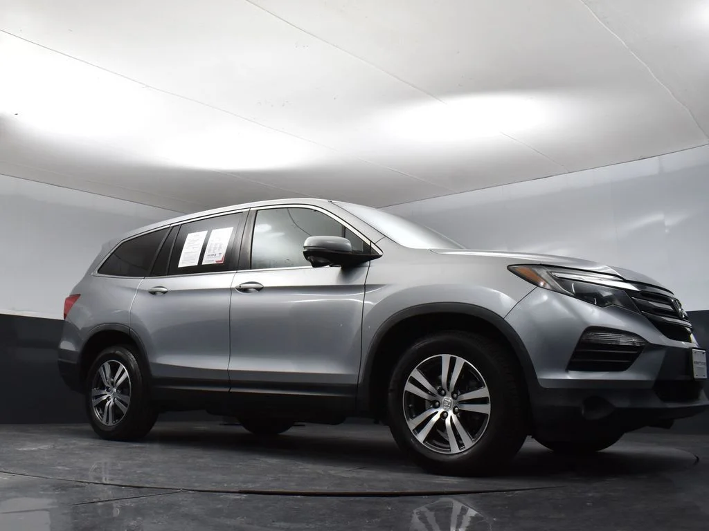 Used 2017 Silver Honda EX image 34