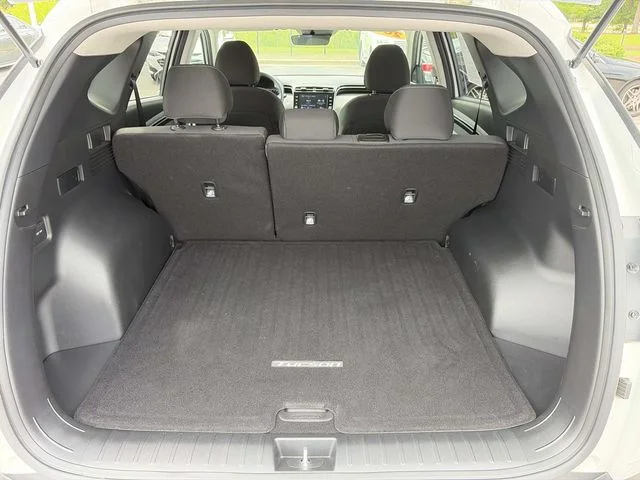 Used 2022 Gray Hyundai SEL image 9