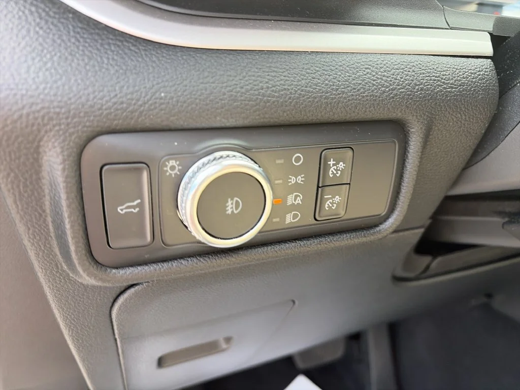 Used 2021 White Ford XLT image 19