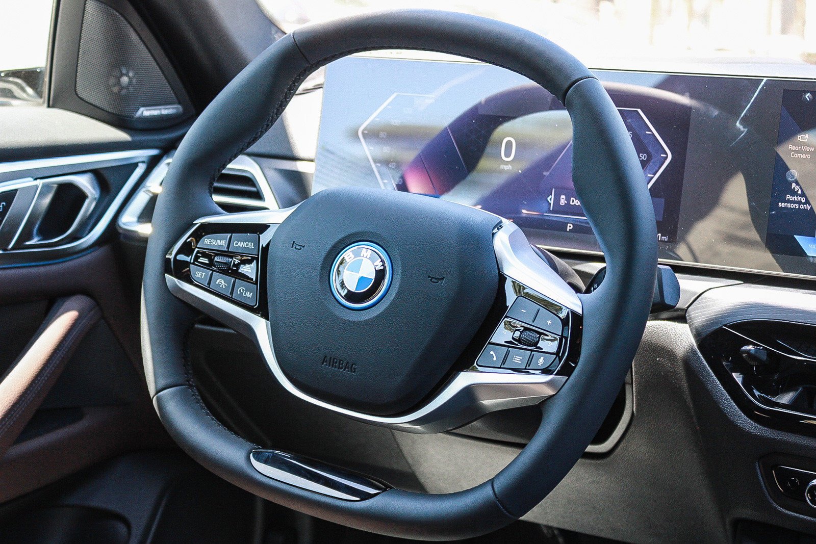 New 2026 Mineral White Metallic BMW xDrive40 image 15