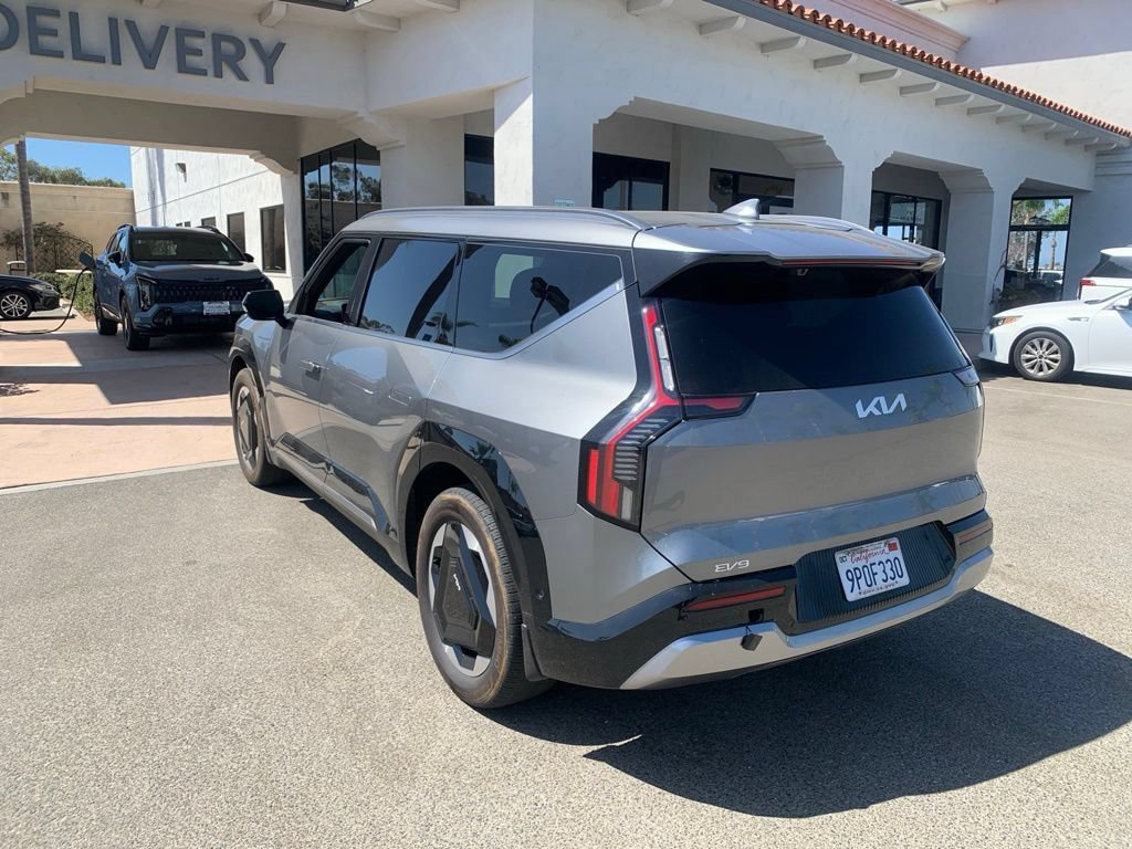 Certified Used 2024 Pebble Gray Kia Land image 8