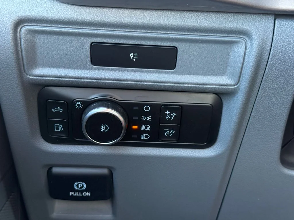 Used 2023 Blue Ford XLT image 19