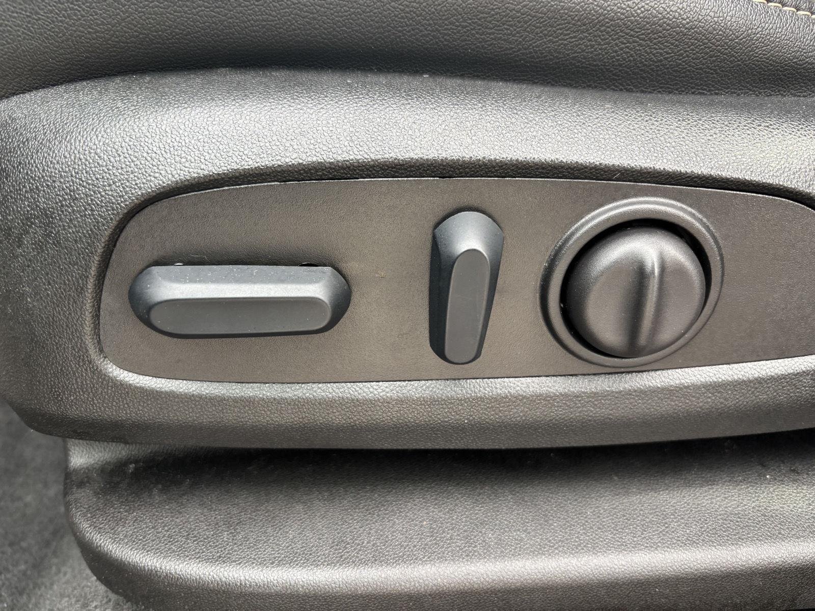 Used 2023 Black Metallic Chevrolet Premier image 17