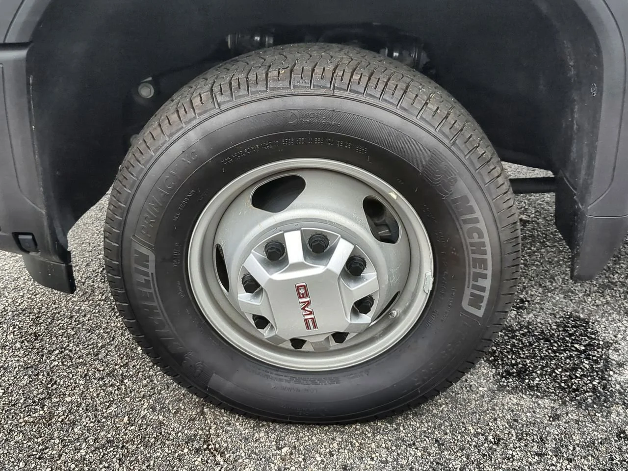2025 GMC Sierra 3500 Chassis Cab Pro - Photo 31