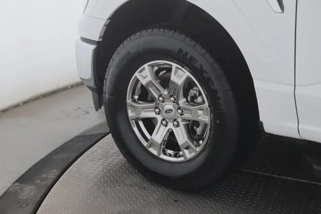 Used 2023  Ford XLT image 13
