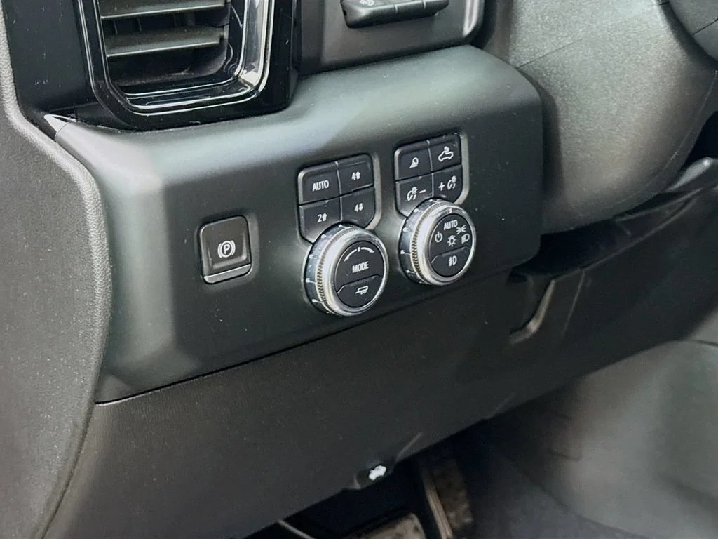Used 2024 Sterling Metallic GMC AT4 image 12