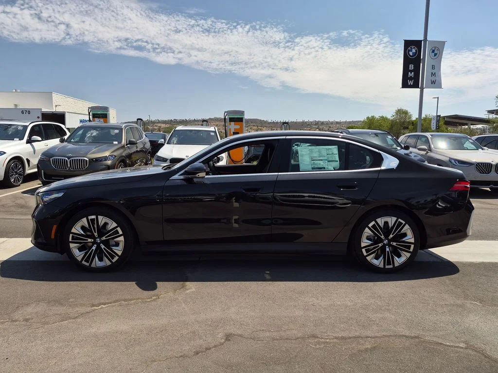 New 2027 Black BMW eDrive40 image 5