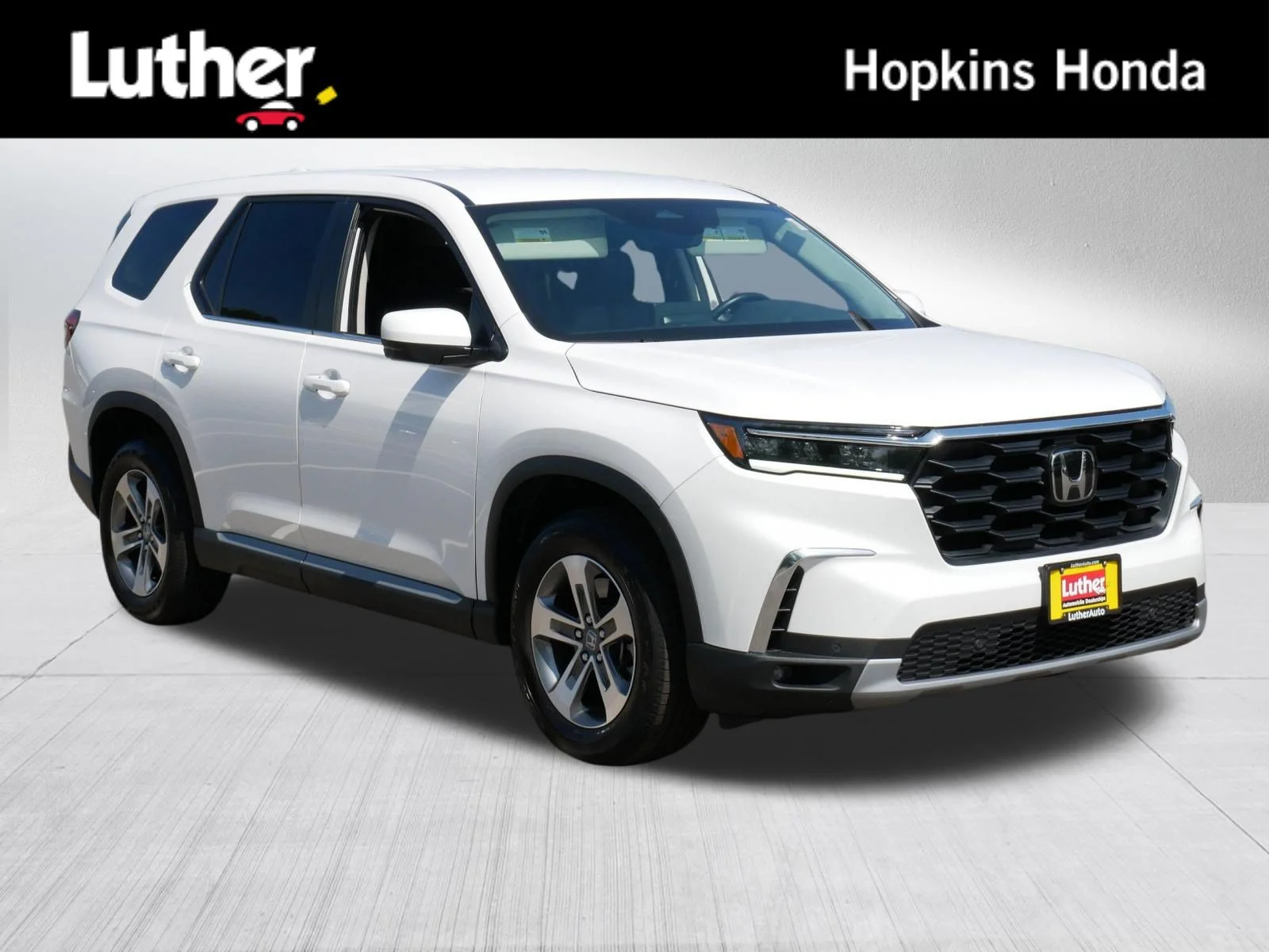 Certified Used 2025 Platinum White Pearl Honda EX-L image 35