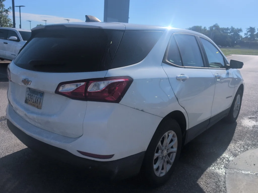 Used 2020 Summit White Chevrolet LS image 6