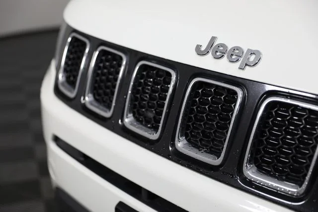 Used 2019 White Jeep Limited image 29