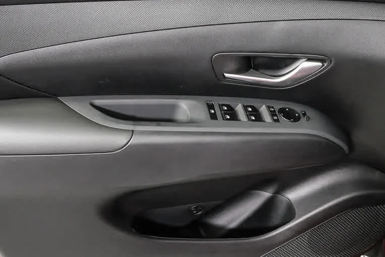 New 2026 Rockwood Green Hyundai SEL FWD image 17