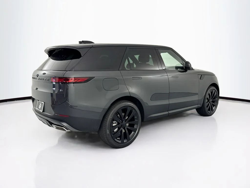 New 2026 Carpathian Grey Land Rover SE image 5