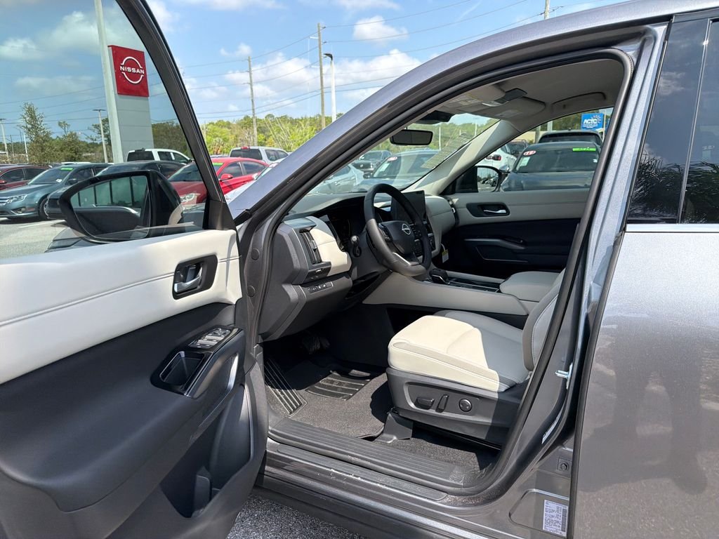 New 2026 Nissan Pathfinder SL 4D Sport Utility