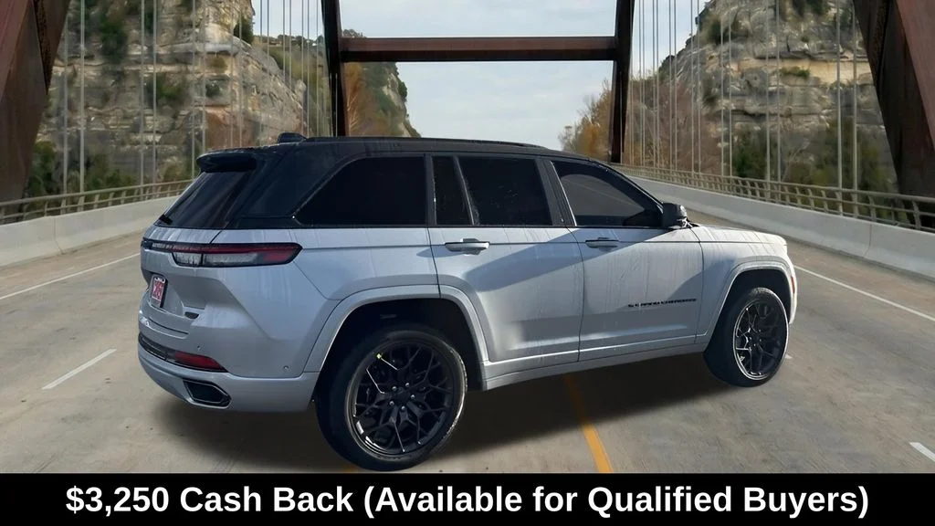 New 2025 Silver Zynith Exterior Paint Jeep Summit Reserve image 11