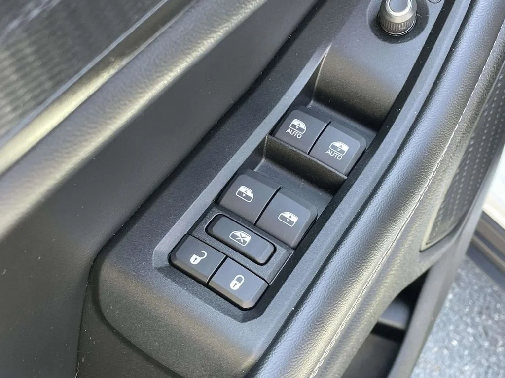 Used 2024 White Jeep Altitude X image 25