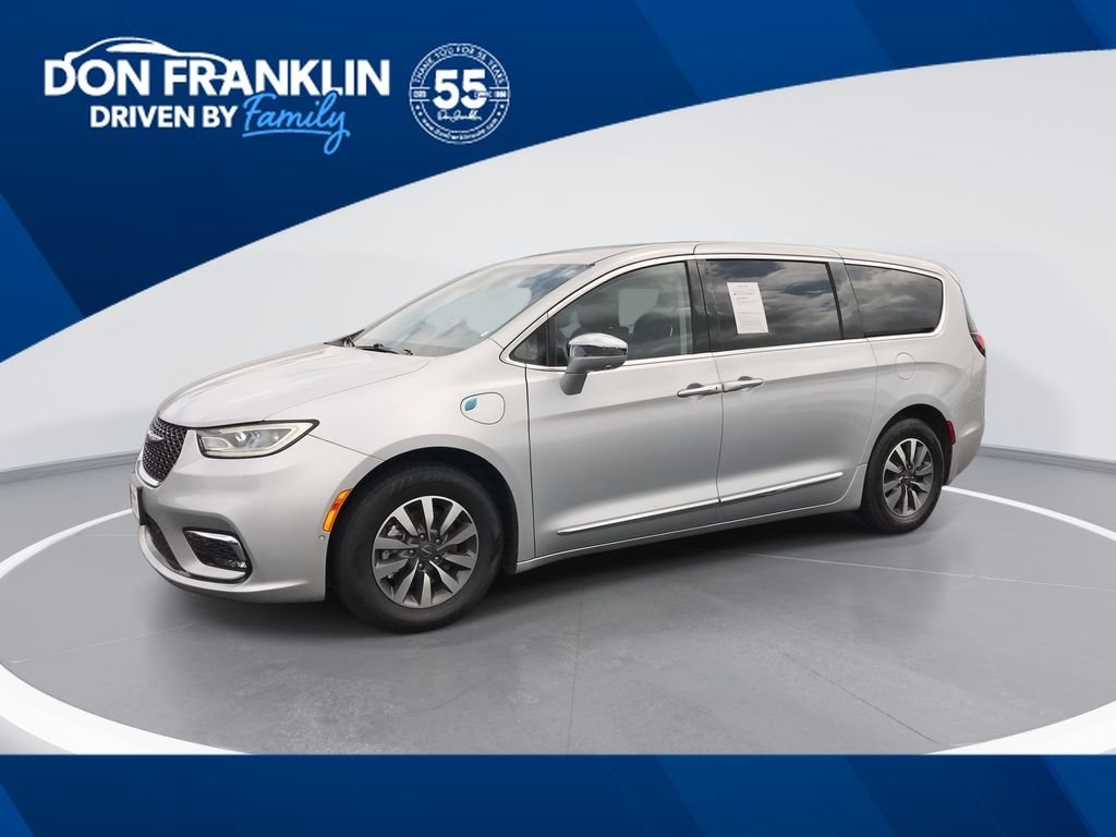 2022 Chrysler Pacifica Hybrid Limited Hybrid's photo