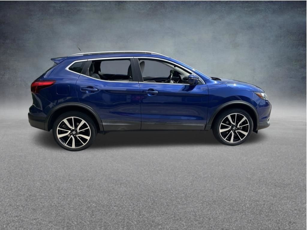 Used 2019 Blue Nissan SL image 9