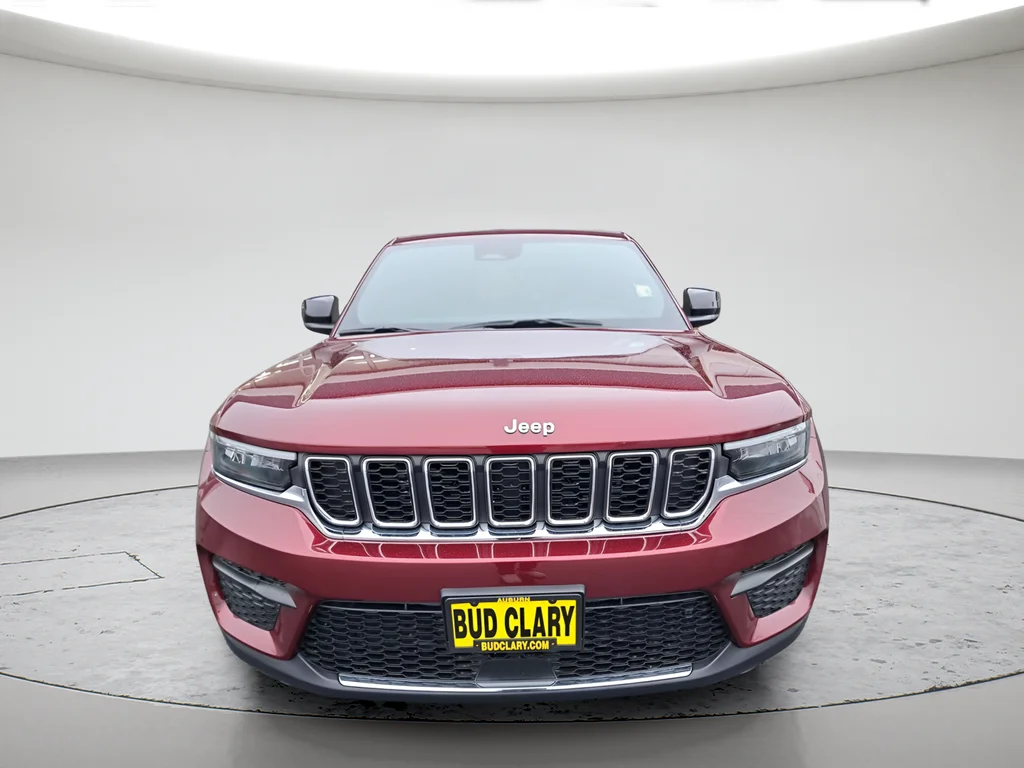 New 2026 Velvet Red Pearl-Coat Exterior Paint Jeep Laredo image 8