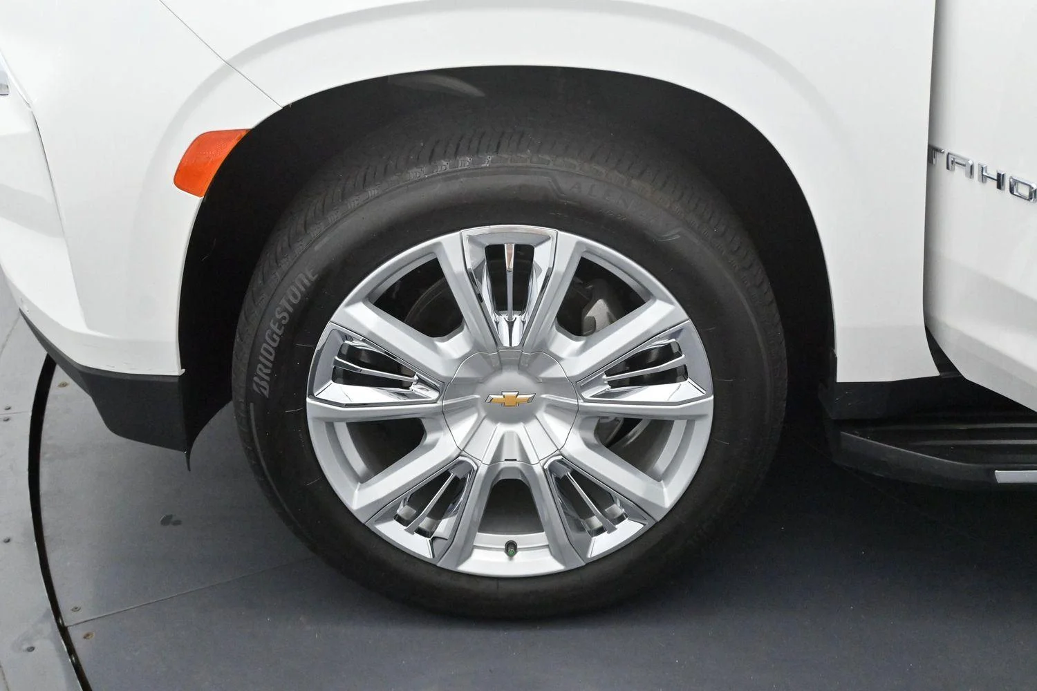 Used 2024 Iridescent Pearl Tricoat Chevrolet High Country image 36
