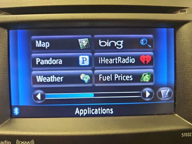 Used 2015 Silver Toyota Three image 21
