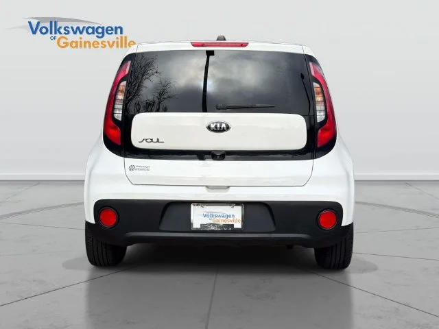 Used 2019 Clear White Kia Base image 5