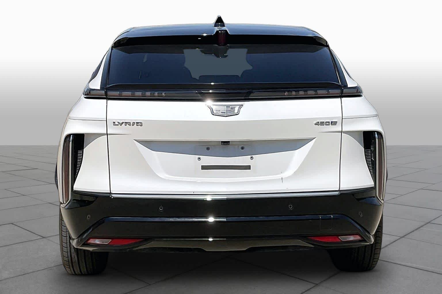 Used 2025 Crystal White Tricoat Cadillac Luxury image 4