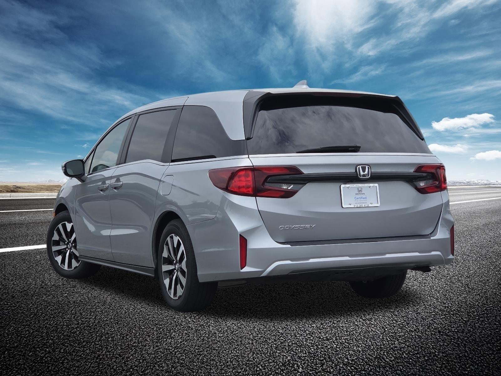 Used 2025 Solar Silver Metallic Honda EX-L image 19